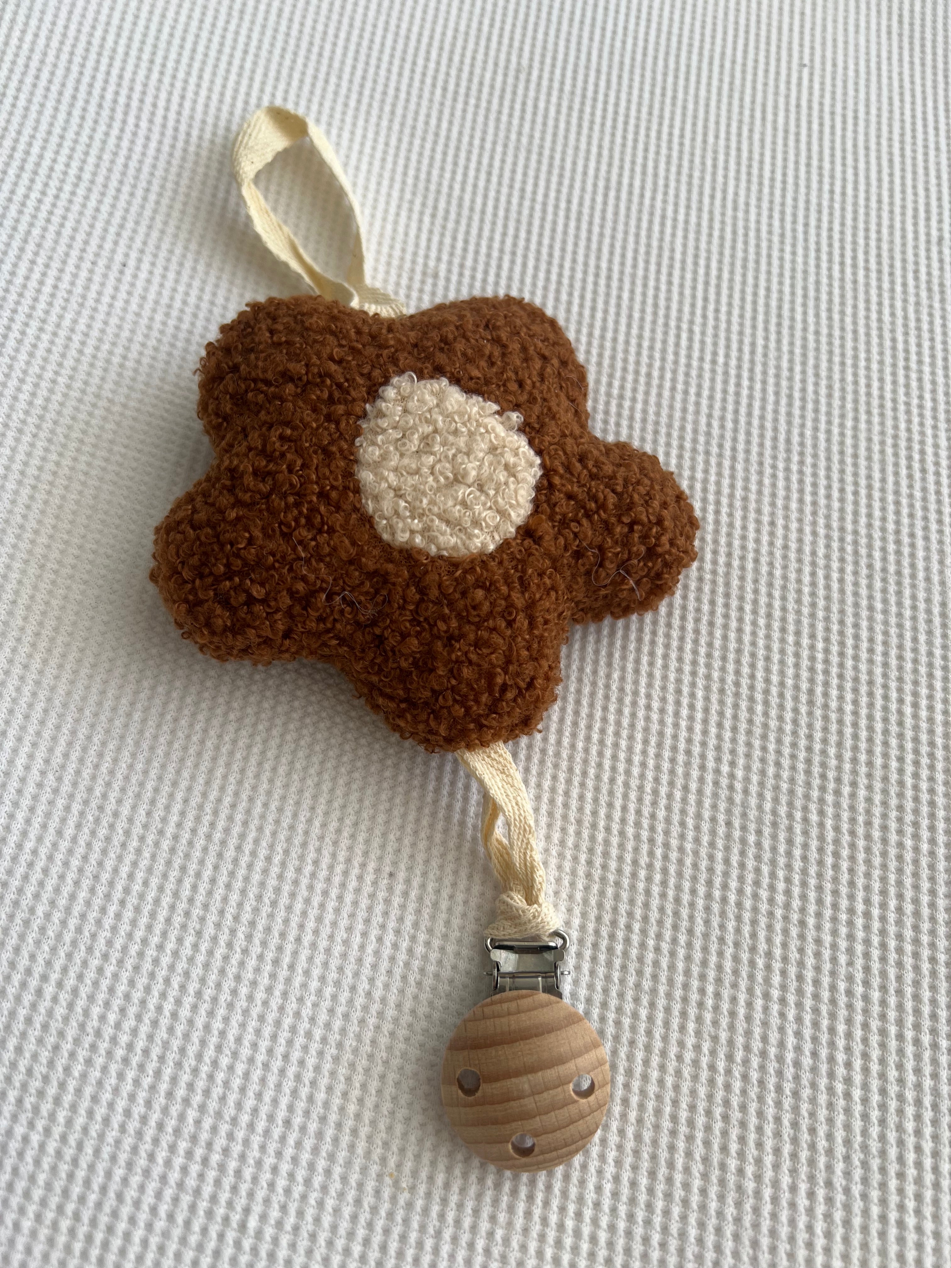 Bouclé Daisy Pacifier Clip